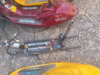 3 Patinetes Eléctricos Antiguos