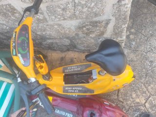 3 Patinetes Eléctricos Antiguos