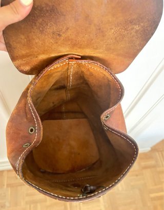Mochila de piel marrón