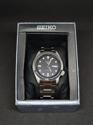 Reloj Seiko 5 Sports Automático Negro/Plata