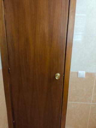 6Puertas Madera, 2 con cristal + 1Entrada Cerrojo