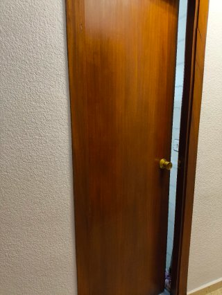 6Puertas Madera, 2 con cristal + 1Entrada Cerrojo