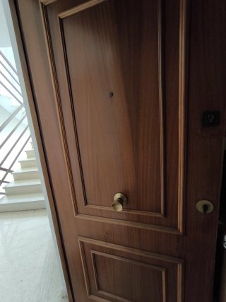 6Puertas Madera, 2 con cristal + 1Entrada Cerrojo