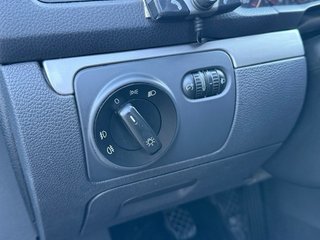 Volkswagen Golf 2006 1.9 TDI 105 - Pegatina B