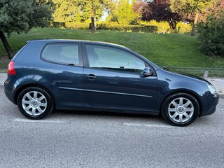 Volkswagen Golf 2006 1.9 TDI 105 - Pegatina B