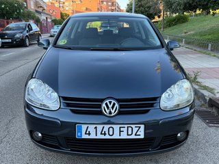 Volkswagen Golf 2006 1.9 TDI 105 - Pegatina B