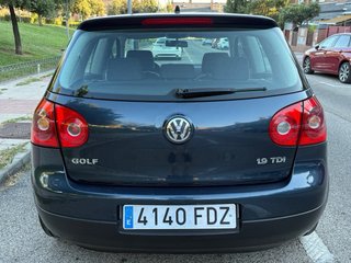 Volkswagen Golf 2006 1.9 TDI 105 - Pegatina B