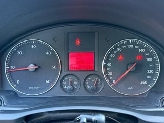 Volkswagen Golf 2006 1.9 TDI 105 - Pegatina B