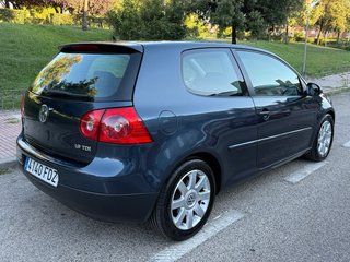 Volkswagen Golf 2006 1.9 TDI 105 - Pegatina B