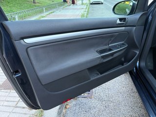 Volkswagen Golf 2006 1.9 TDI 105 - Pegatina B