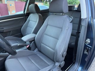 Volkswagen Golf 2006 1.9 TDI 105 - Pegatina B