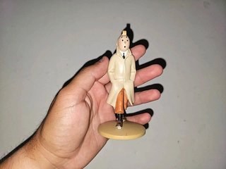 FIGURA TINTIN CON GABARDINA
