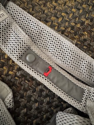 Mochila portabebé BabyBjörn Baby Carrier Air gris