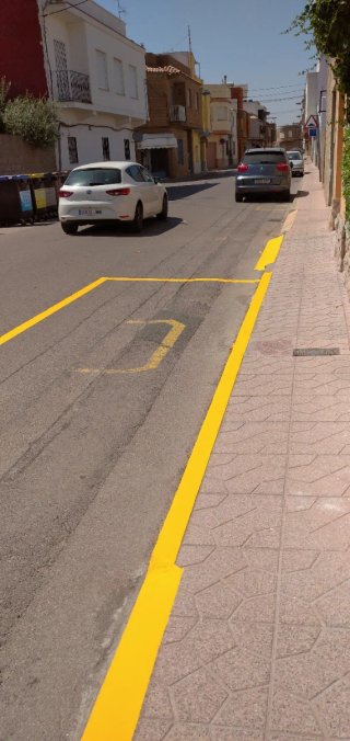 Arreglo fachadas y las pinto .Gama colores maquina