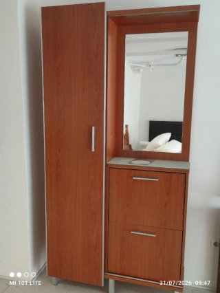 Mueble recibidor con espejo y zapatero