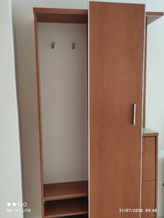 Mueble recibidor con espejo y zapatero