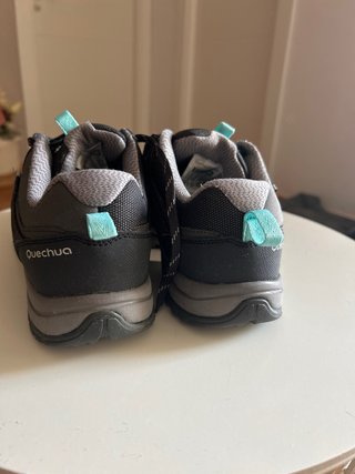 Zapatillas trekking negras y turquesa