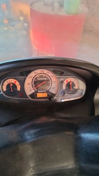 Suzuki Maxi Scooter Plata