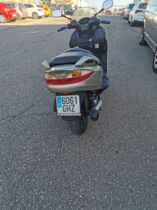 Suzuki Maxi Scooter Plata