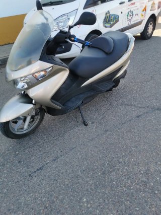 Suzuki Maxi Scooter Plata