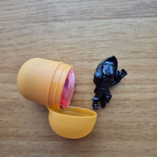 Figura "Star Wars" Kylo Ren Kinder Sorpresa
