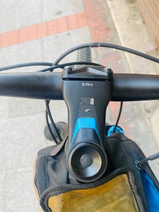 Bicicleta de montaña negra