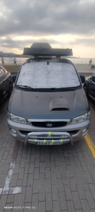 Hyundai H-1 2004