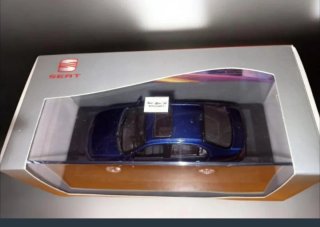 SEAT TOLEDO MK2 AZUL ESCALA 1:43