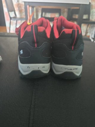 Zapatos Columbia Negros y Rojos