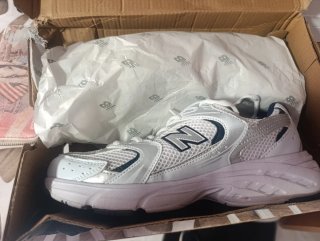 New Balance 530 Bambas Plata y Blanco