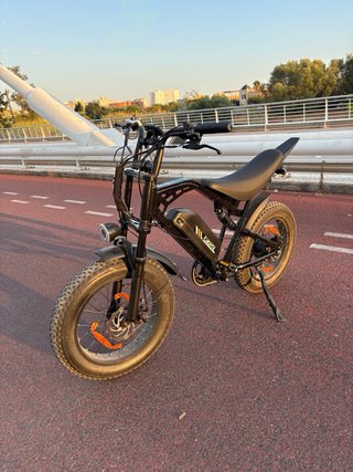 Eskute V202 E-Bike 250W | 20x4 | Doble suspensión