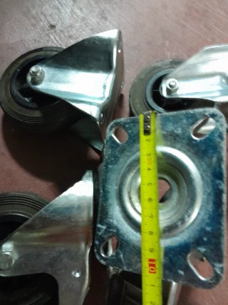 2 Ruedas Giratorias para Carga y 2 fijas