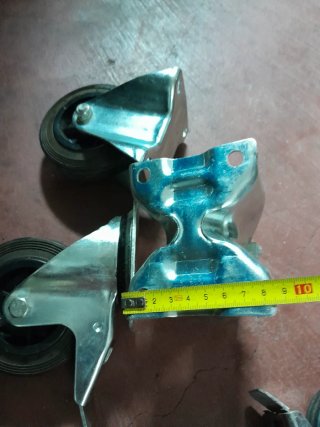 2 Ruedas Giratorias para Carga y 2 fijas