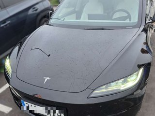 TESLA model 3
