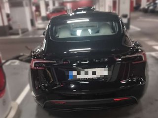 TESLA model 3