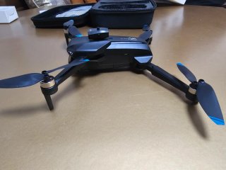 Dron con cámara, negro y azul