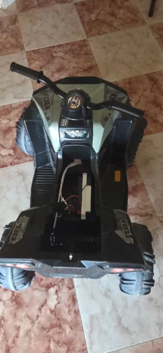 Quad FEBER Eléctrico para niños
