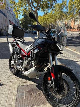 Aprilia Tuareg 660 Negra/Roja