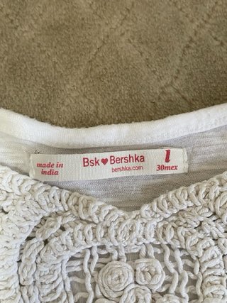 Top Bershka Blanco Bordado Talla L