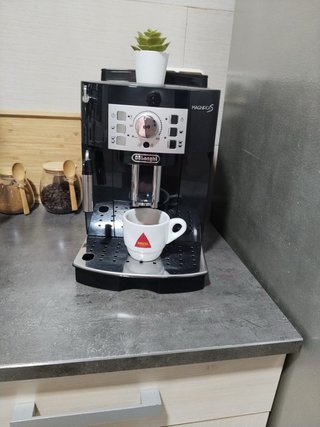 Cafetera DeLonghi Magnifica Automática