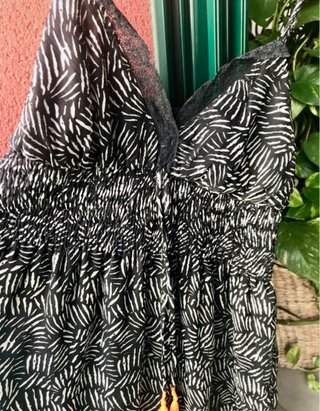 Vestido negro con detalle naranja - S -