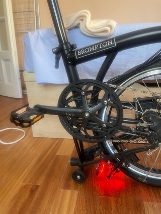 Bicicleta Brompton Eléctrica Negra.