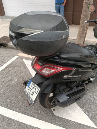 Maxi Scooter Kymco Negra