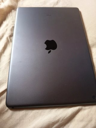 iPad 9ª Generación 64GB WiFi  IMPOLUTO Batería78%