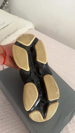 Zapatillas Balenciaga y Off-White talla 40