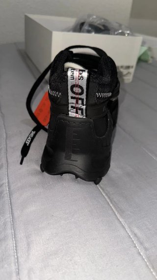 Zapatillas Balenciaga y Off-White talla 40