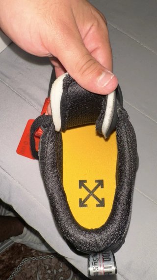 Zapatillas Balenciaga y Off-White talla 40