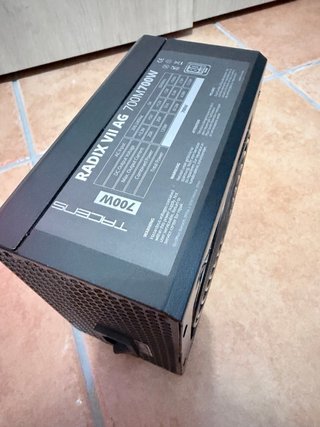 Fuente 700W Modular y Ventiladores RGB
