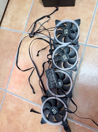 Fuente 700W Modular y Ventiladores RGB