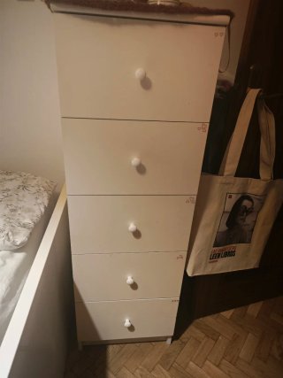 Cómoda blanca con 5 cajones